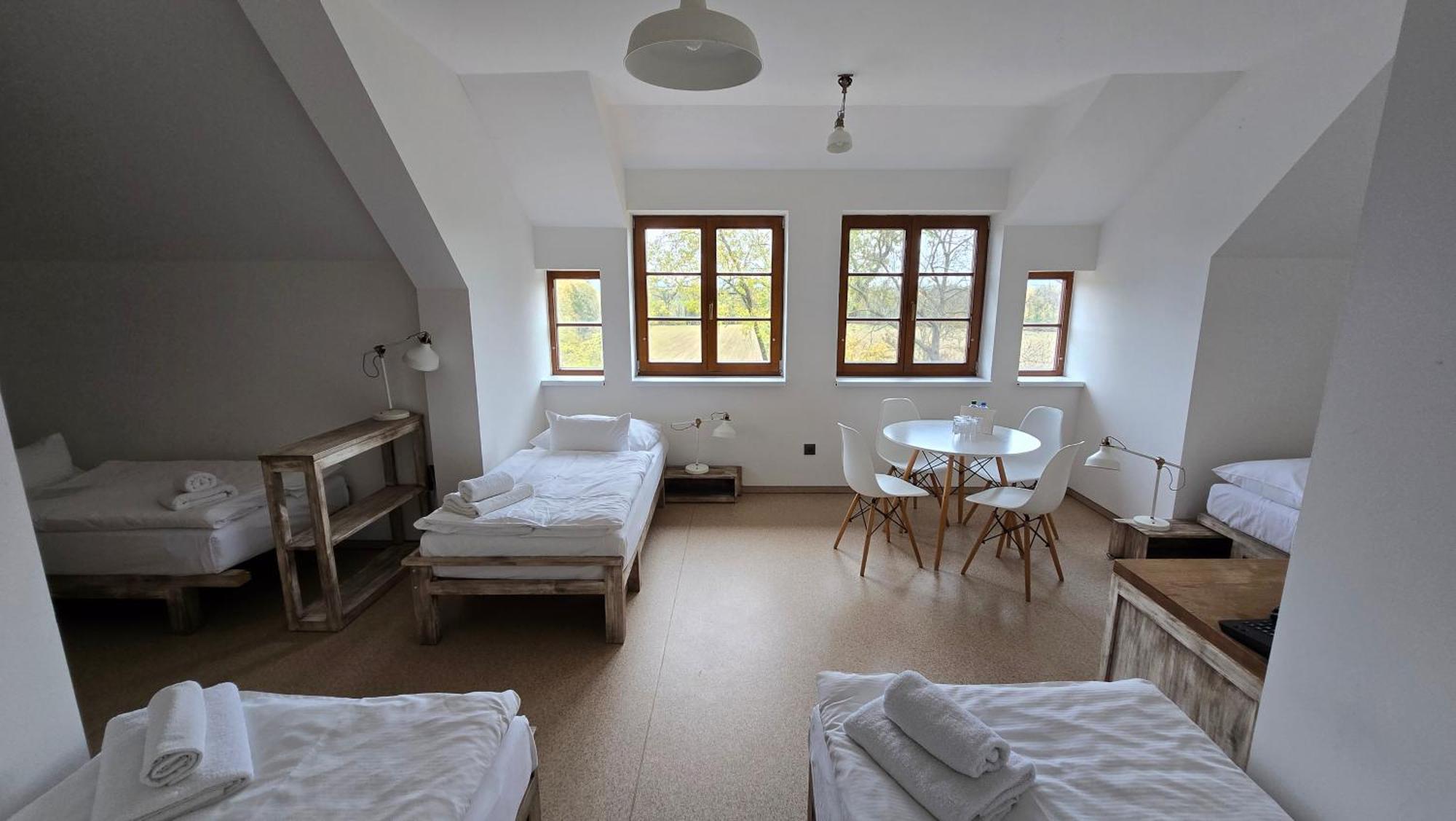 Dvůr Perlová voda Budyne nad Ohri Exterior foto