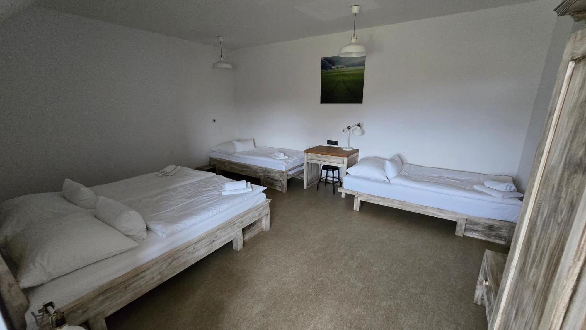 Dvůr Perlová voda Budyne nad Ohri Exterior foto