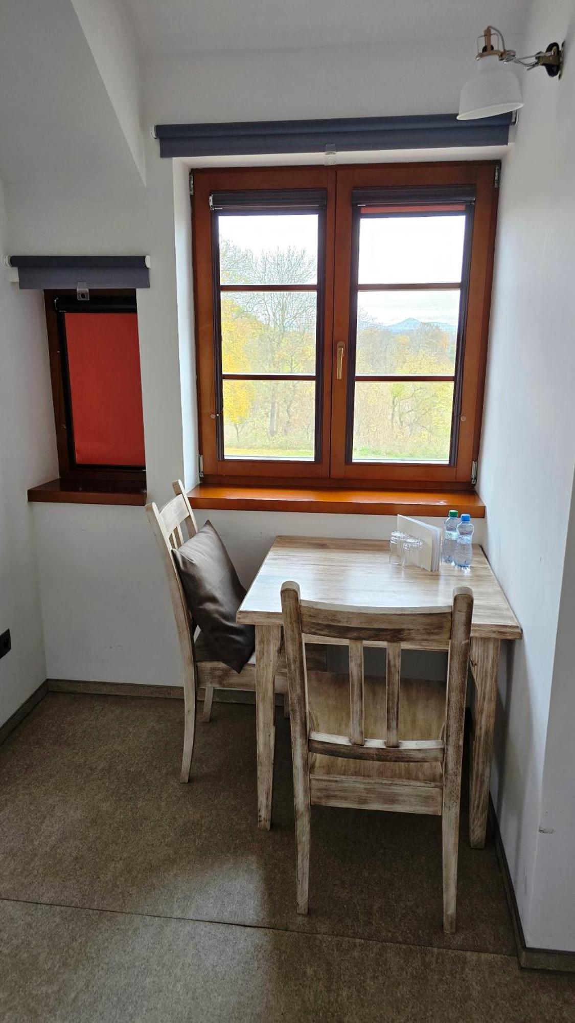 Dvůr Perlová voda Budyne nad Ohri Exterior foto
