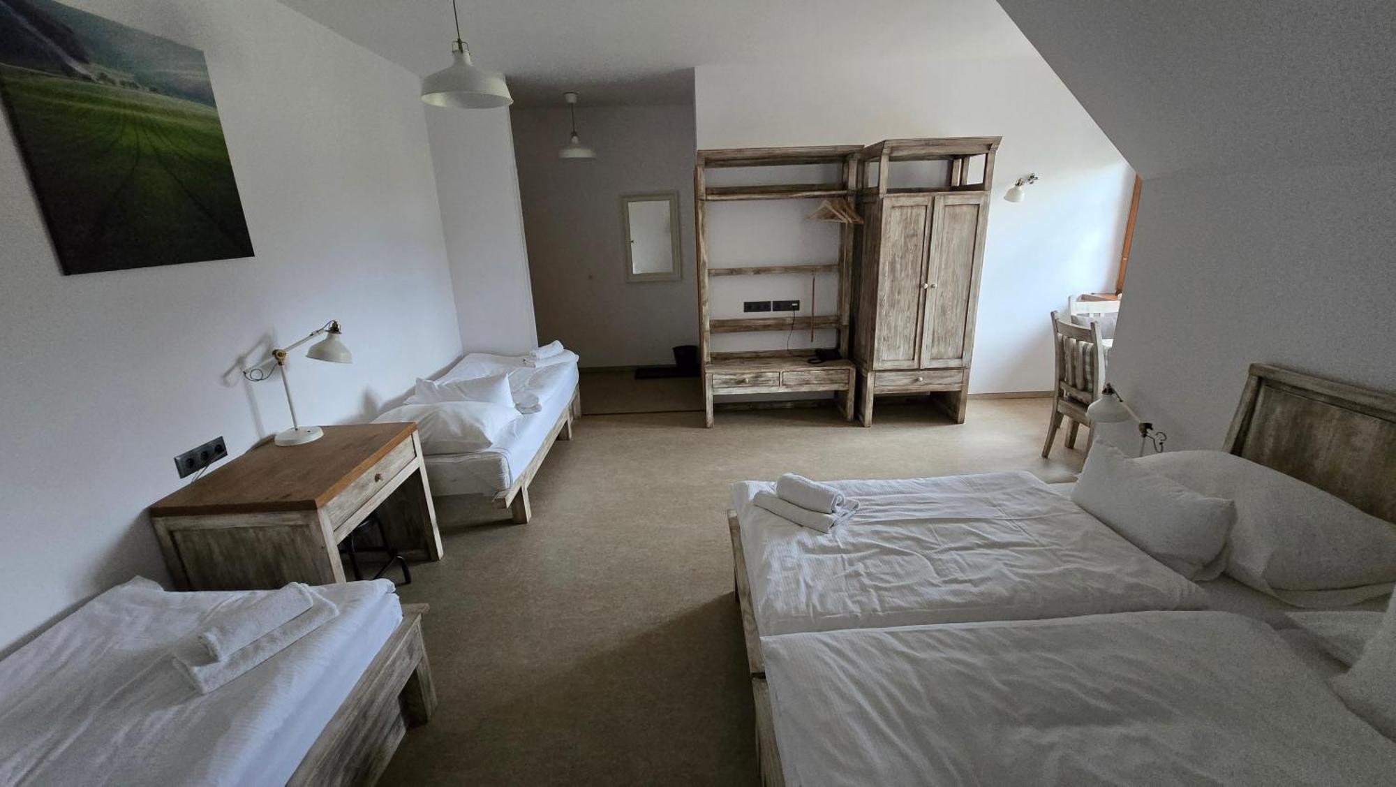 Dvůr Perlová voda Budyne nad Ohri Exterior foto