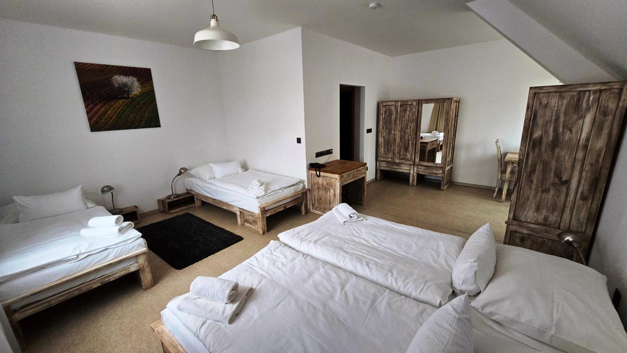 Dvůr Perlová voda Budyne nad Ohri Exterior foto