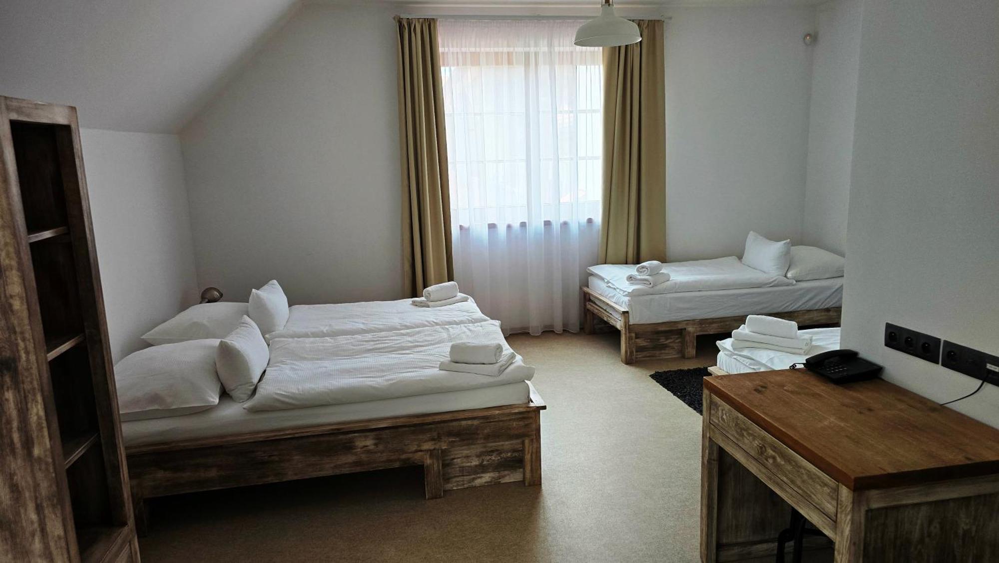 Dvůr Perlová voda Budyne nad Ohri Exterior foto