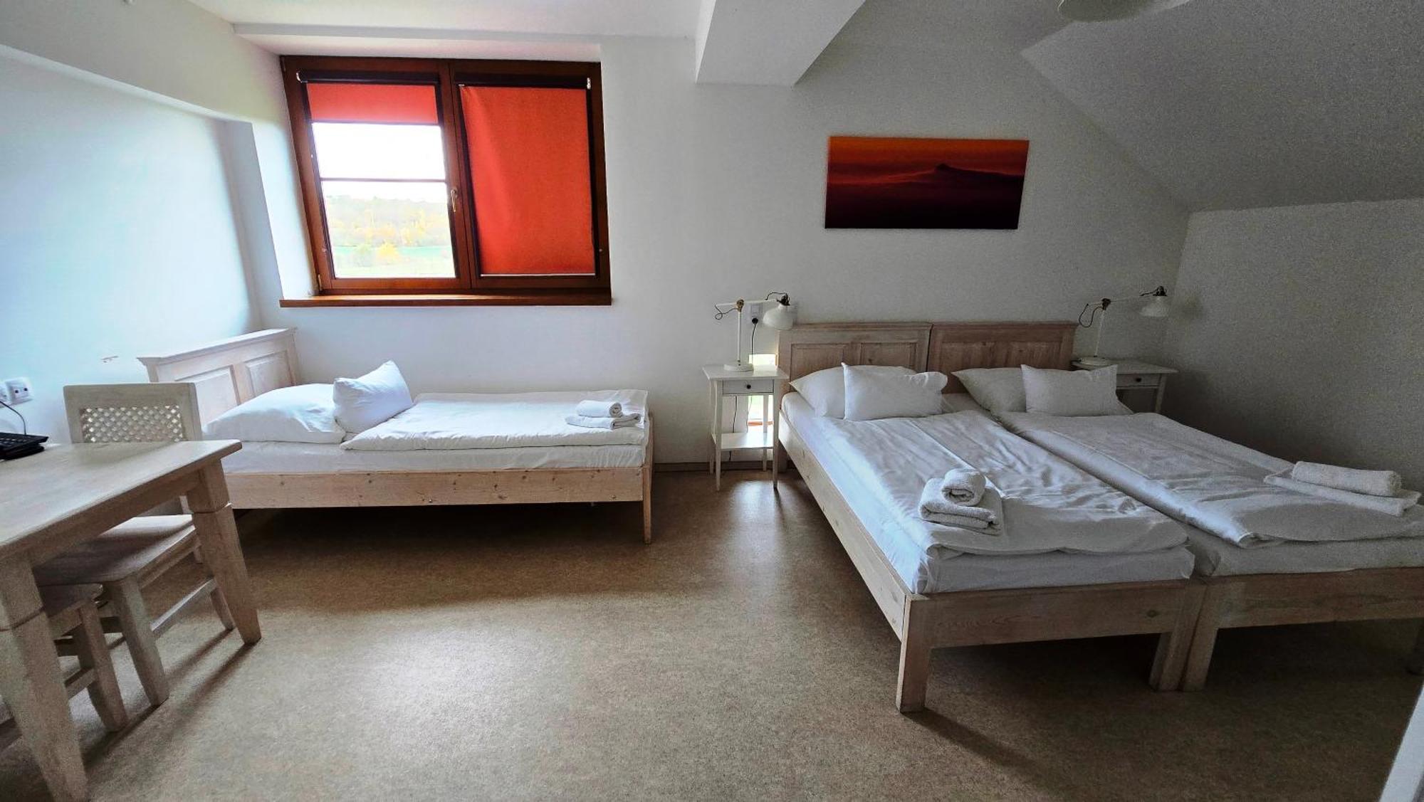 Dvůr Perlová voda Budyne nad Ohri Exterior foto