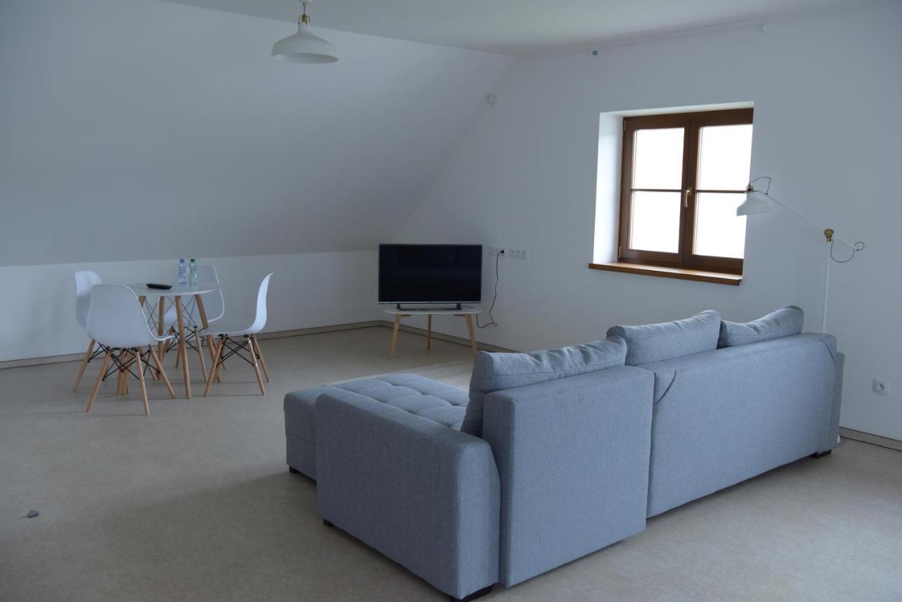 Dvůr Perlová voda Budyne nad Ohri Exterior foto