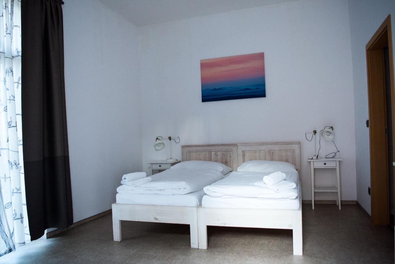 Dvůr Perlová voda Budyne nad Ohri Exterior foto
