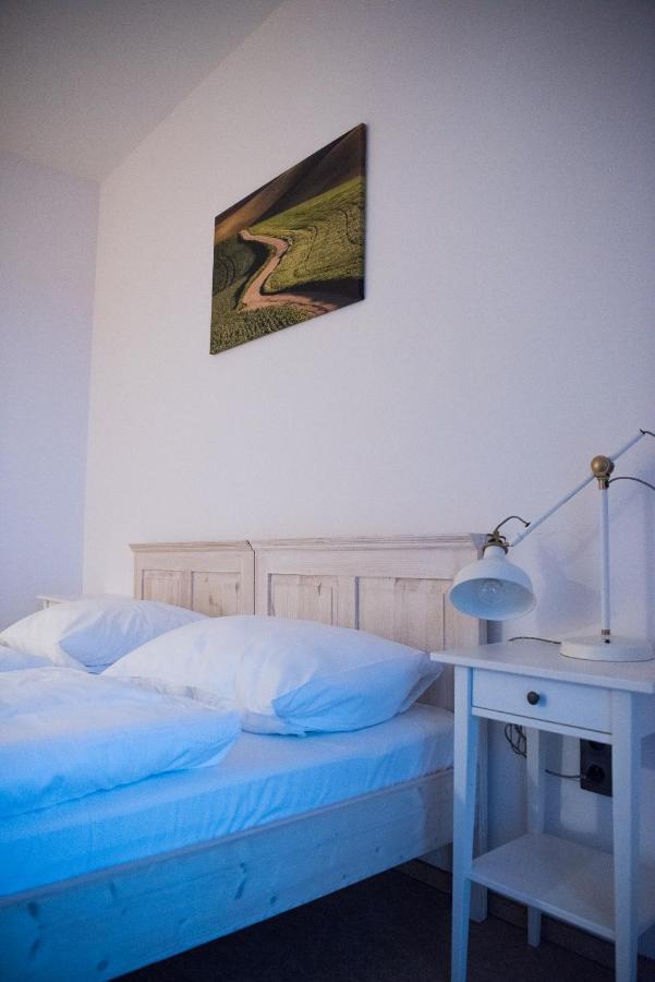 Dvůr Perlová voda Budyne nad Ohri Exterior foto